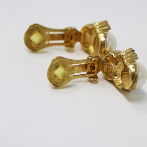 VTG CHRISTIAN DIOR Earrings Gold Plated Faux Pearl Swarovski Crystals Clip Ons. - Picture 5 of 9